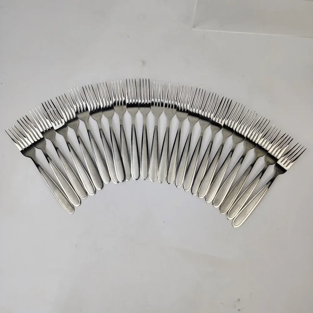 Set of 23 Oneida Peninsula Stainless Individual 8